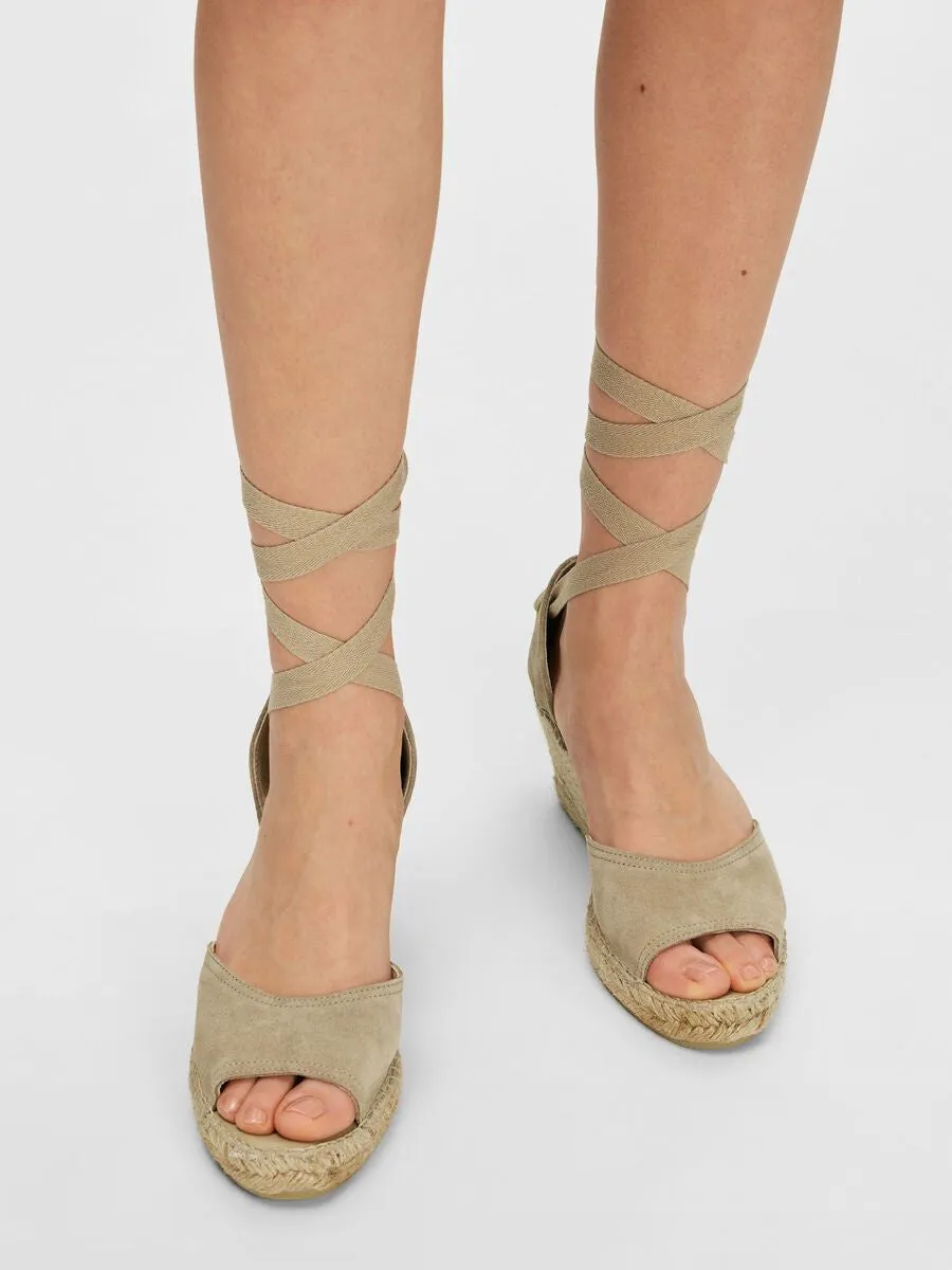 Selected Femme Eva Suede Wedge Espadrille - Chinchilla